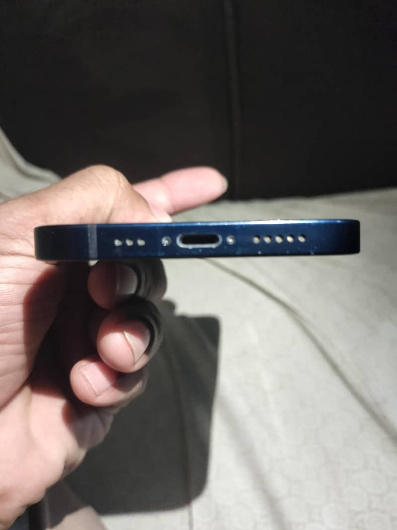 Apple iPhone 12 3