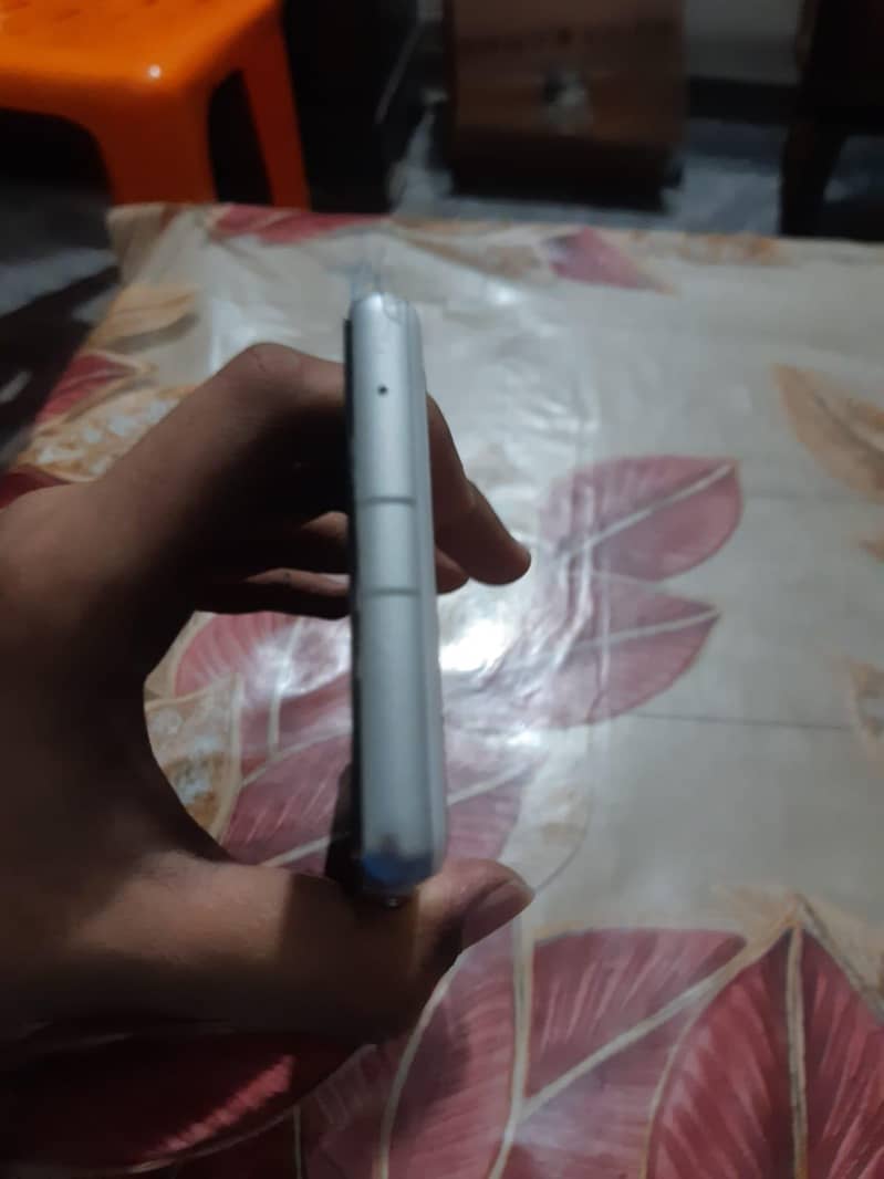 Google Pixel 7a 4