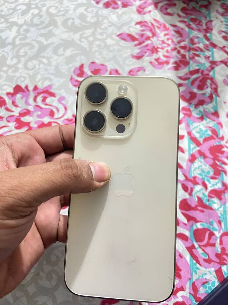 Apple iPhone 14 Pro 1