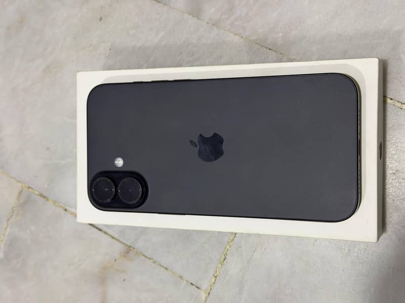 Apple iPhone 16 Plus 1