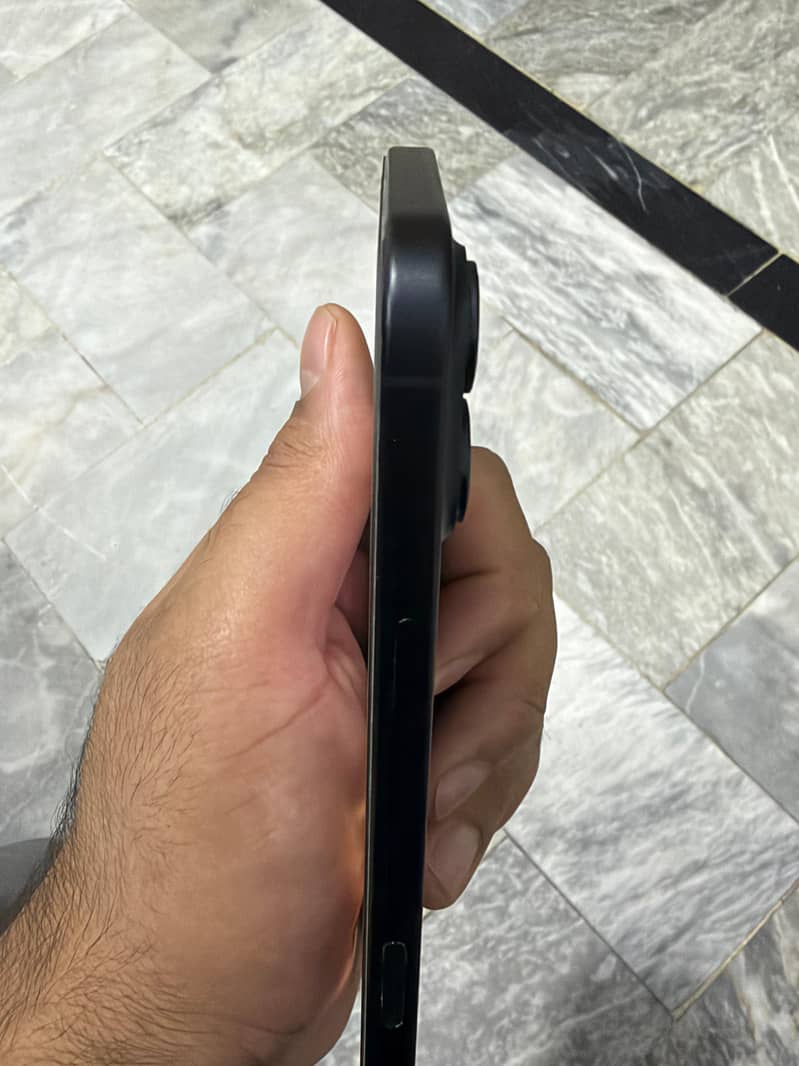 Apple iPhone 16 Plus 4