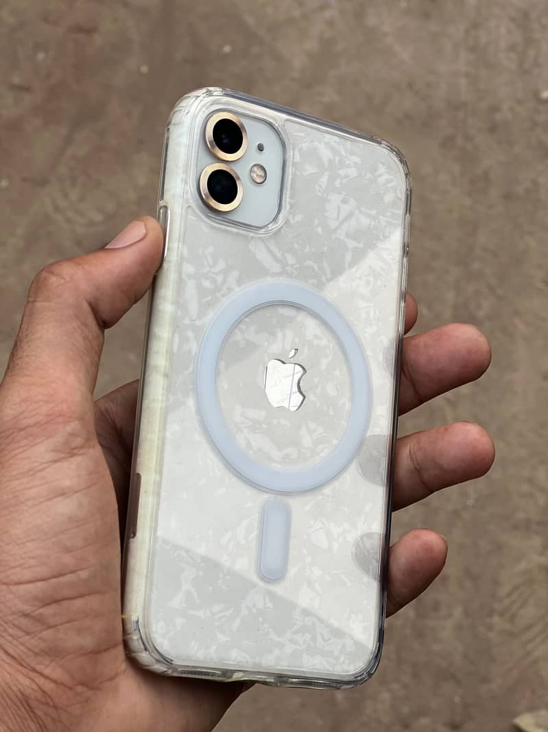 Apple iPhone 11 4