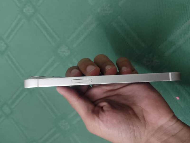 Apple iPhone 13 3