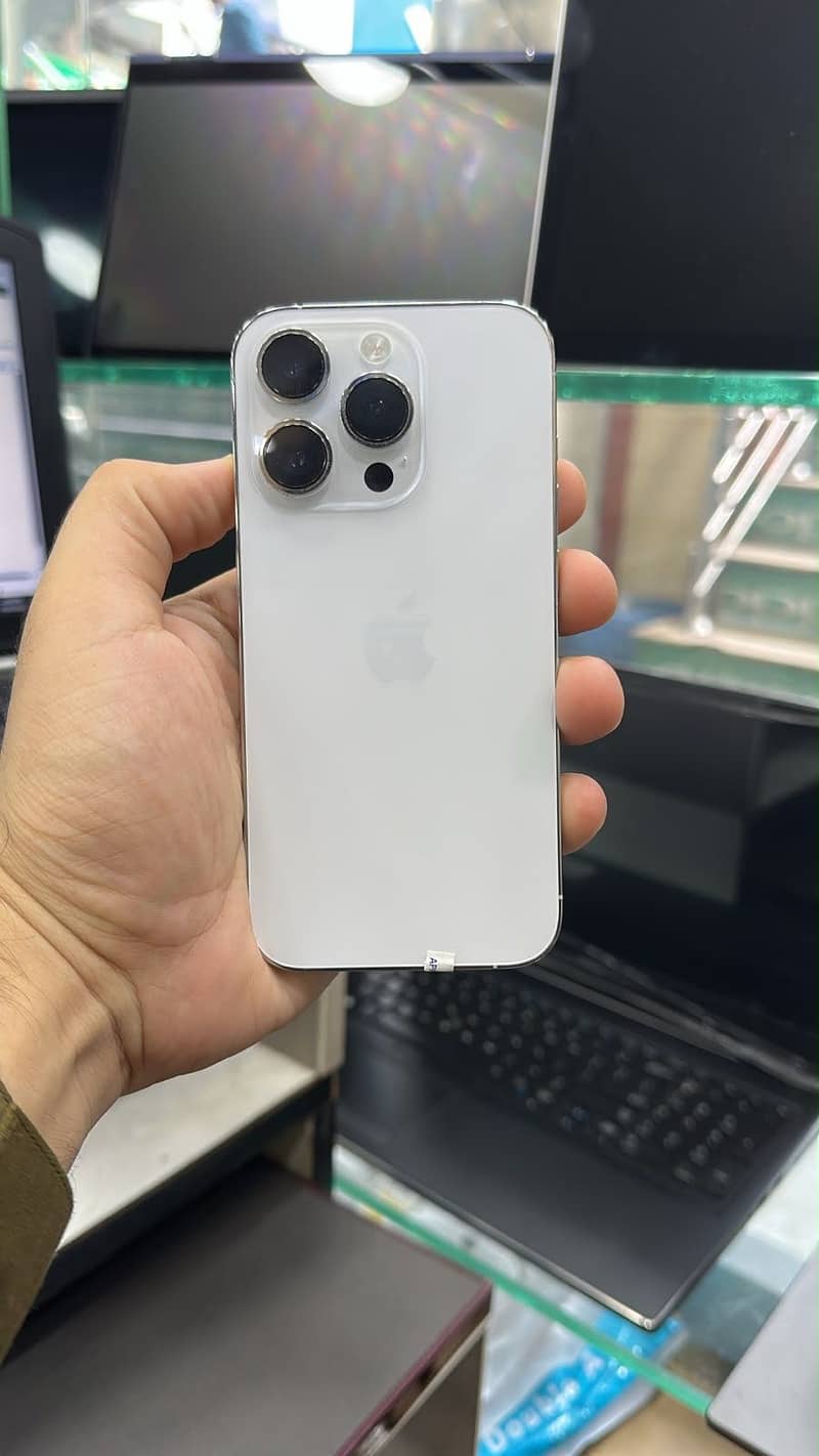 Apple iPhone 14 Pro 0