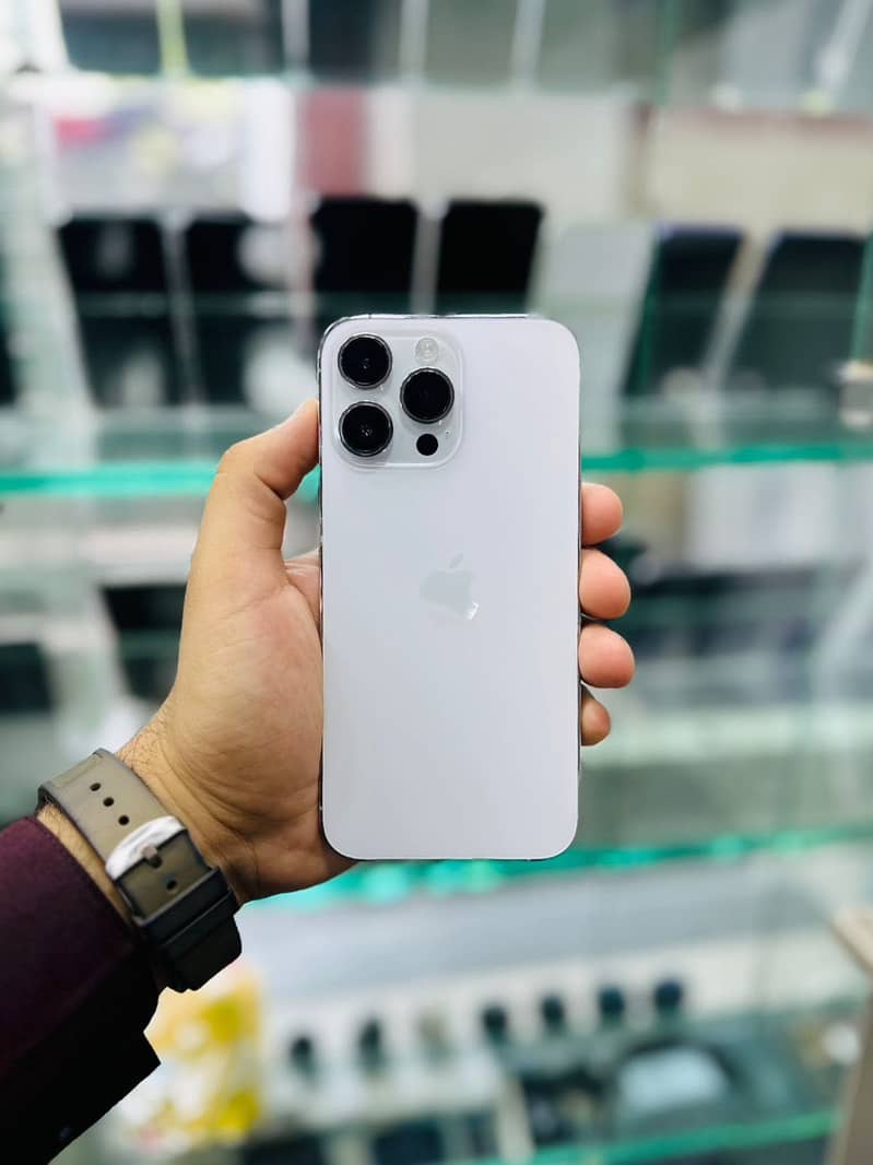 Apple iPhone 14 Pro 2