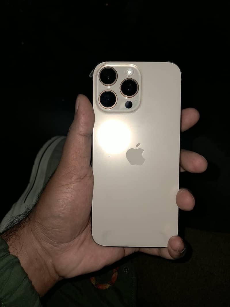 Apple iPhone 16 Pro Max 3