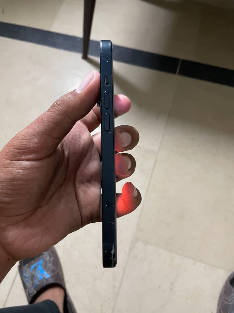 Apple iPhone 14 4