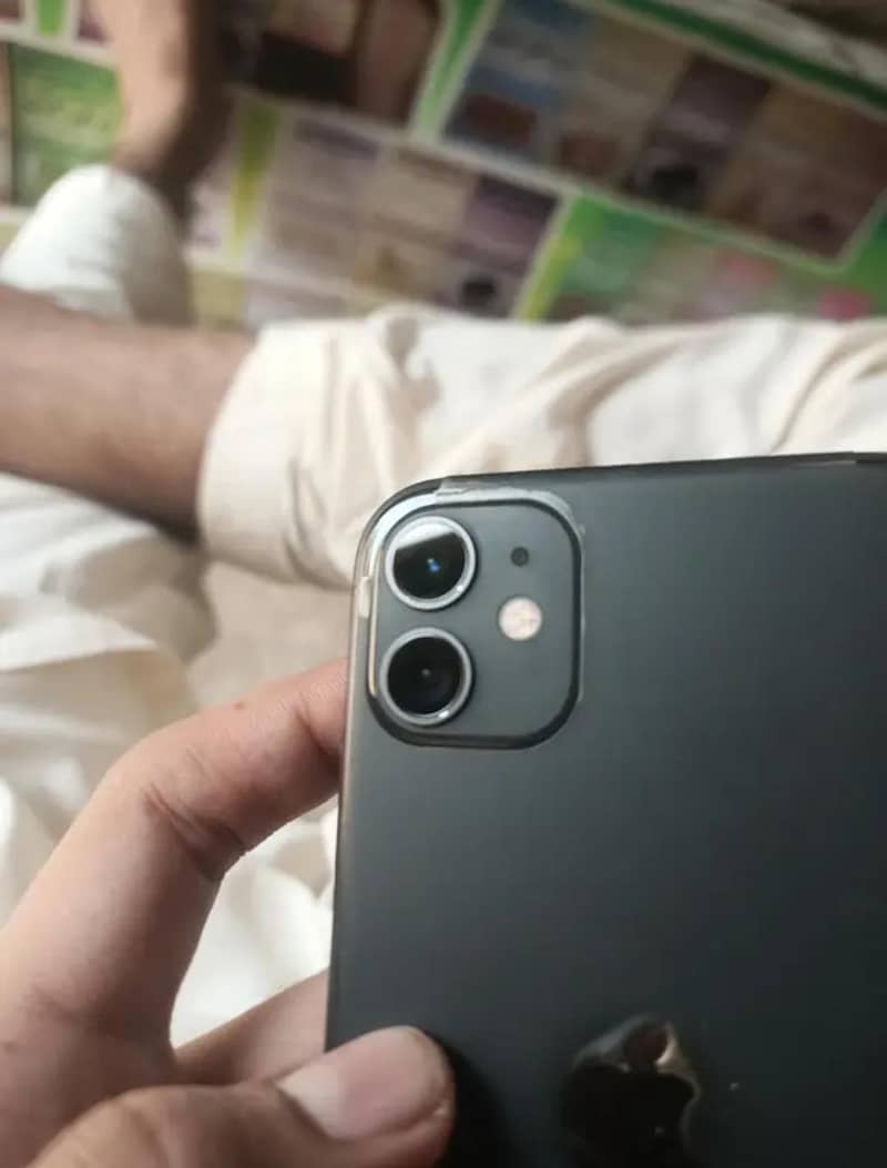 Apple iPhone 11 3