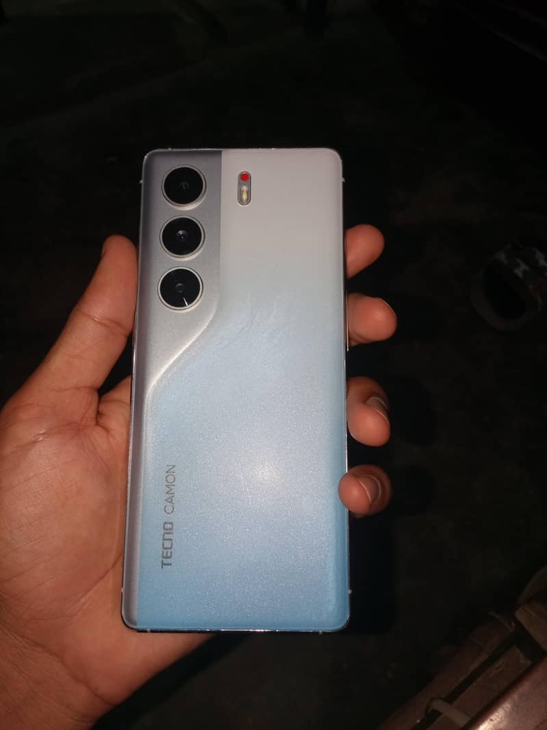 Tecno camon 40 pro 1