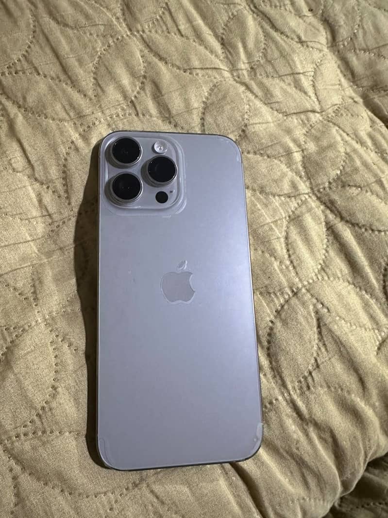 Apple iPhone 16 Pro Max 0