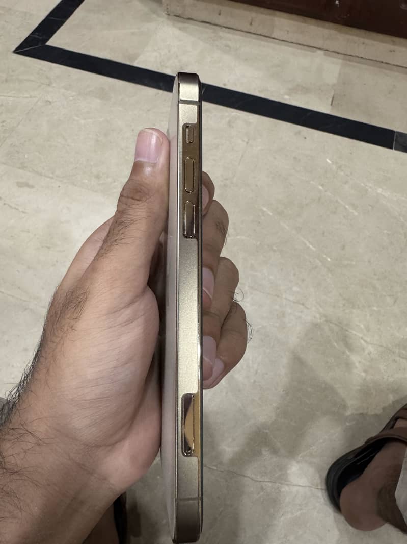 Apple iPhone 12 Pro 0