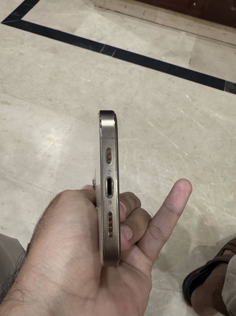 Apple iPhone 12 Pro 1