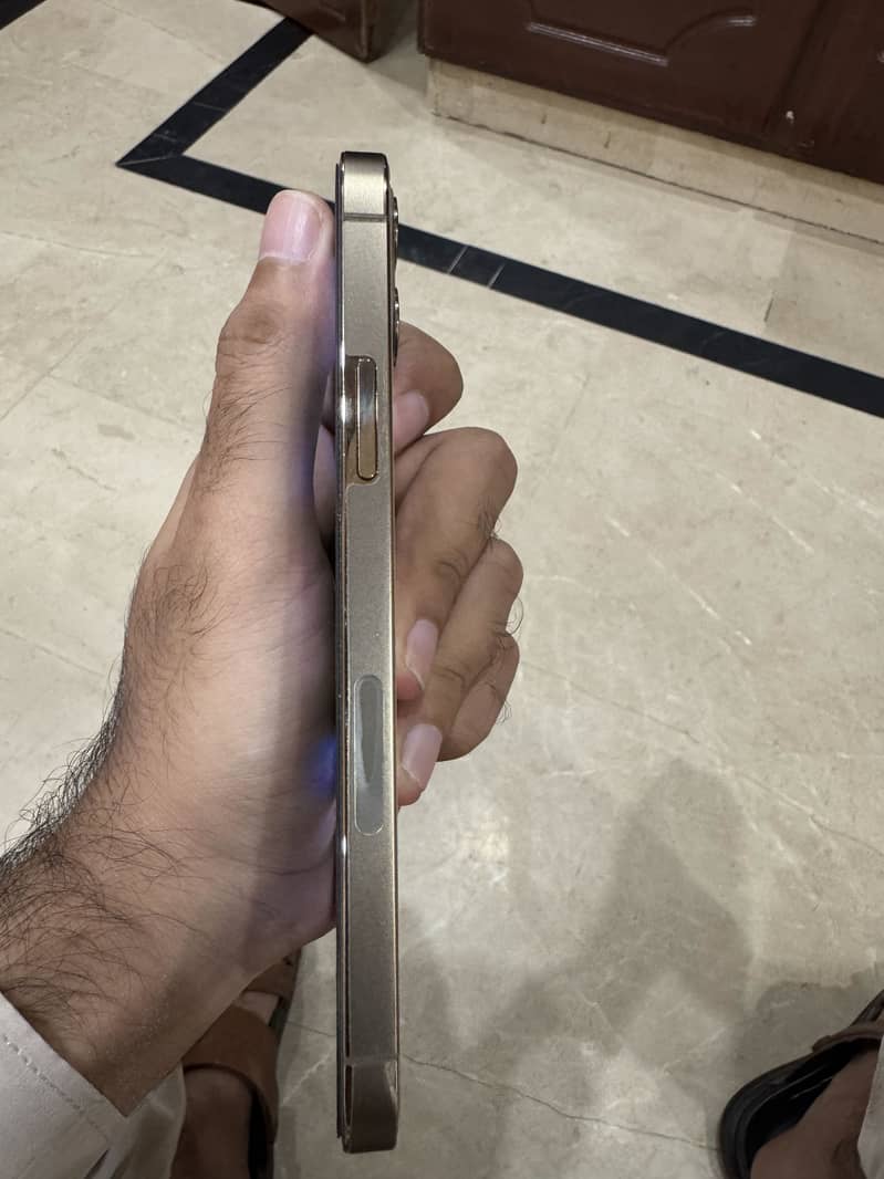 Apple iPhone 12 Pro 2