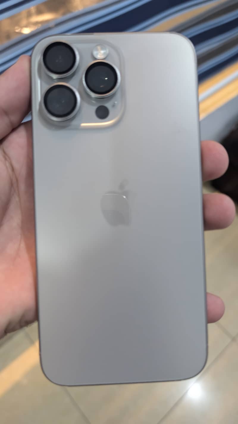 Apple iPhone 15 Pro Max 1