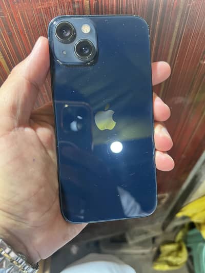 Apple iPhone 13