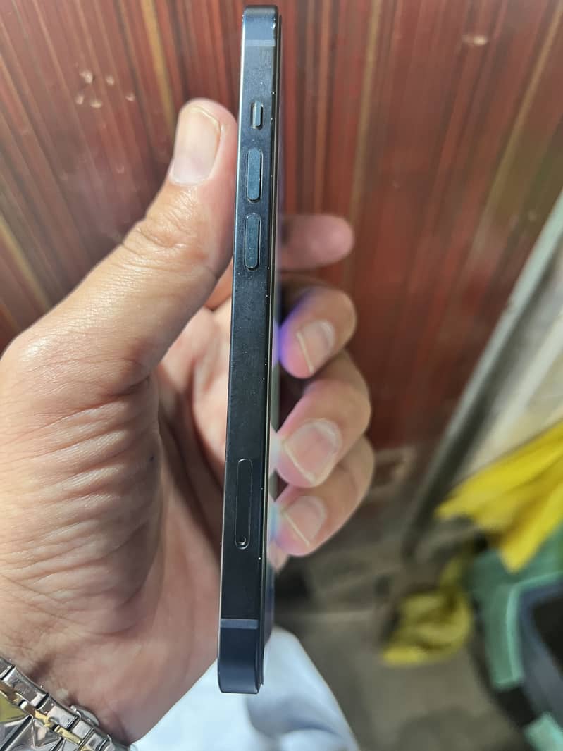 Apple iPhone 13 3