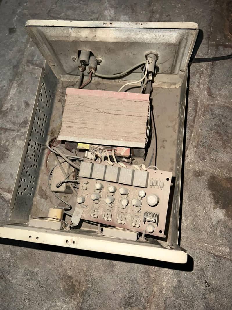 voltage stabllizer 1