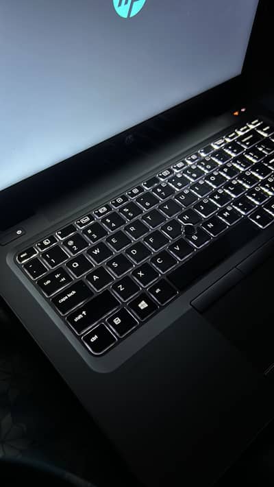 Hp elitebook 840 G3 core i5 6th generation