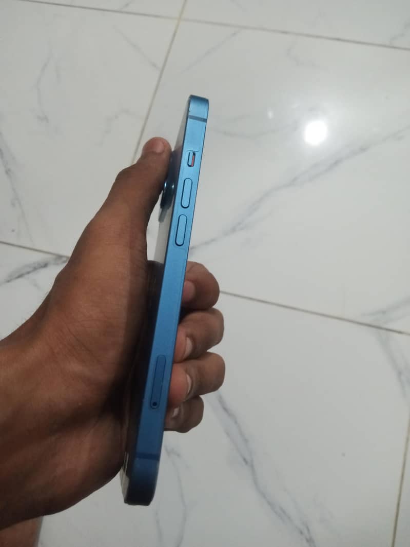 Apple iPhone 13 1