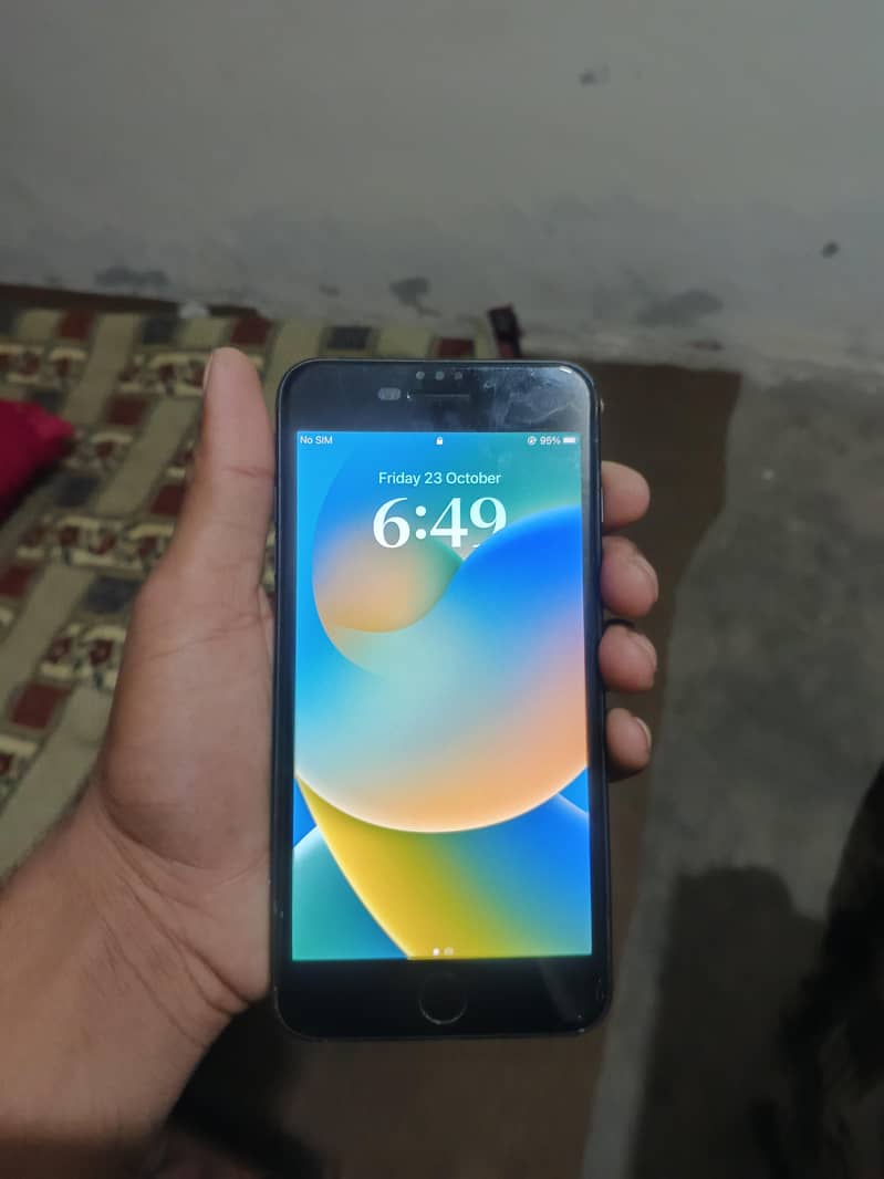 Apple iPhone 8 Plus 0