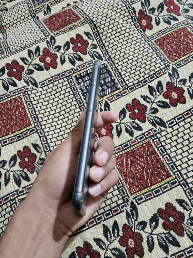 Apple iPhone 8 Plus 2