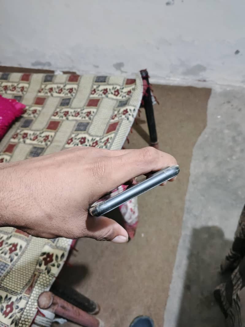 Apple iPhone 8 Plus 4