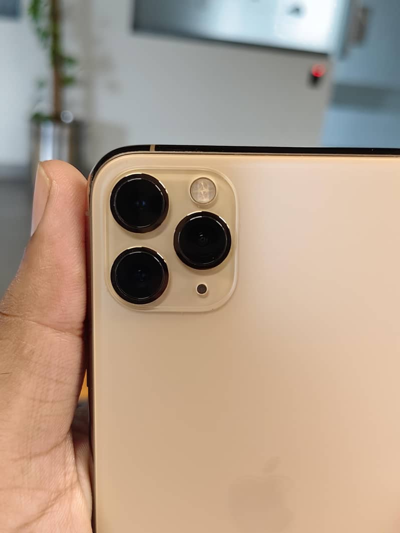 Apple iPhone 11 Pro Max 1