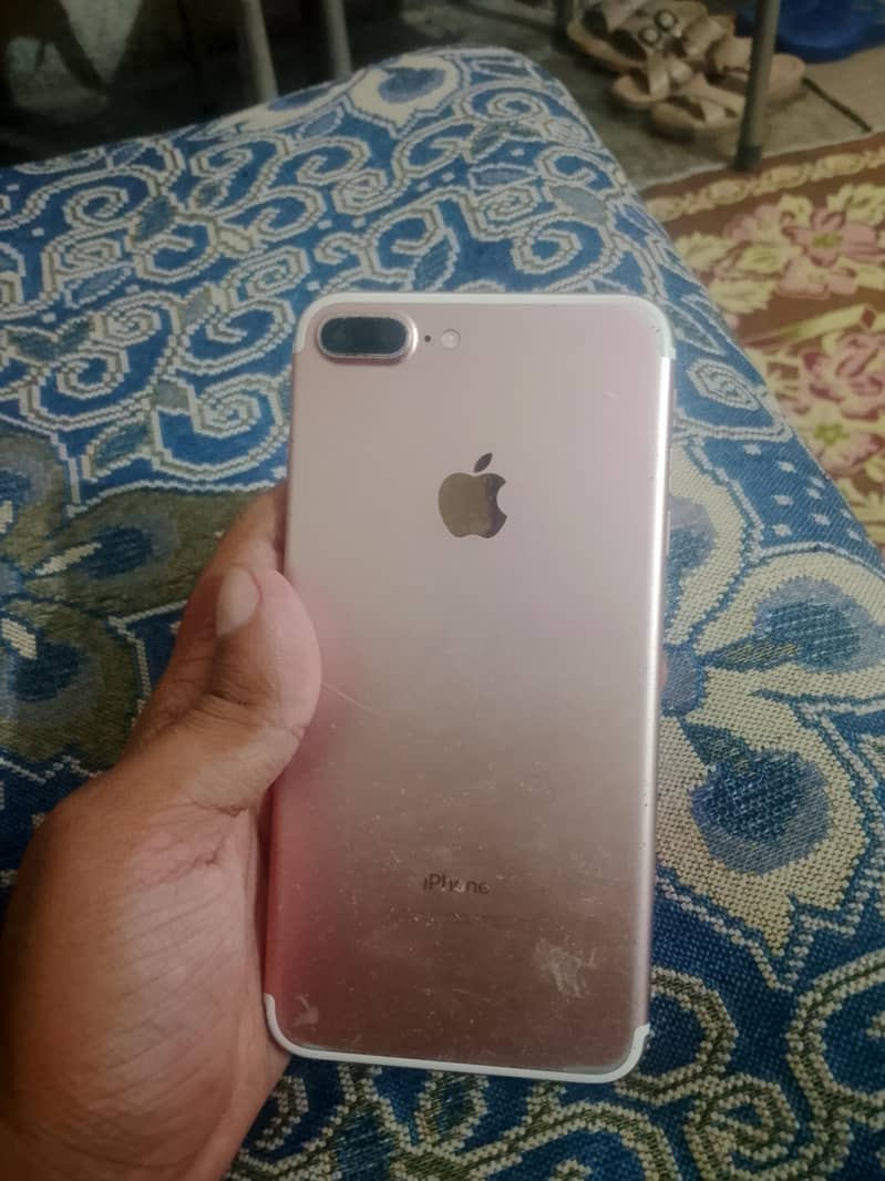 Apple iPhone 7 Plus 0