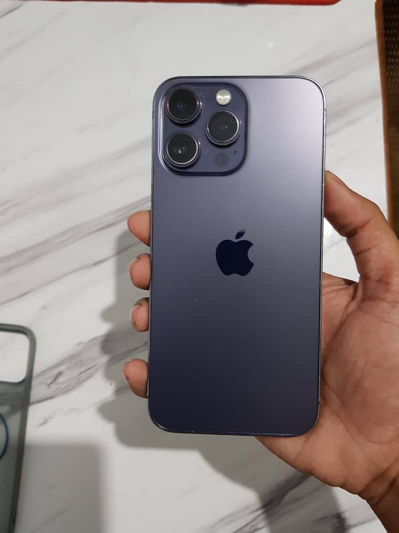 Apple iPhone 14 Pro Max 1