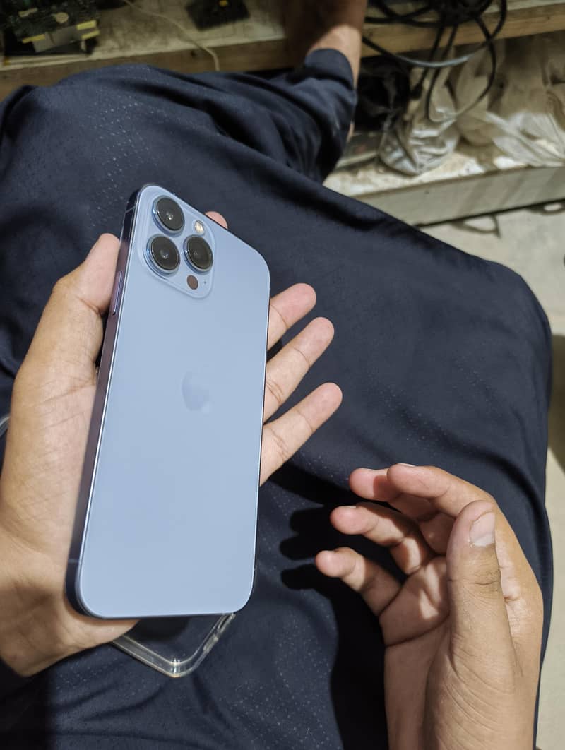 Apple iPhone 13 Pro Max 4