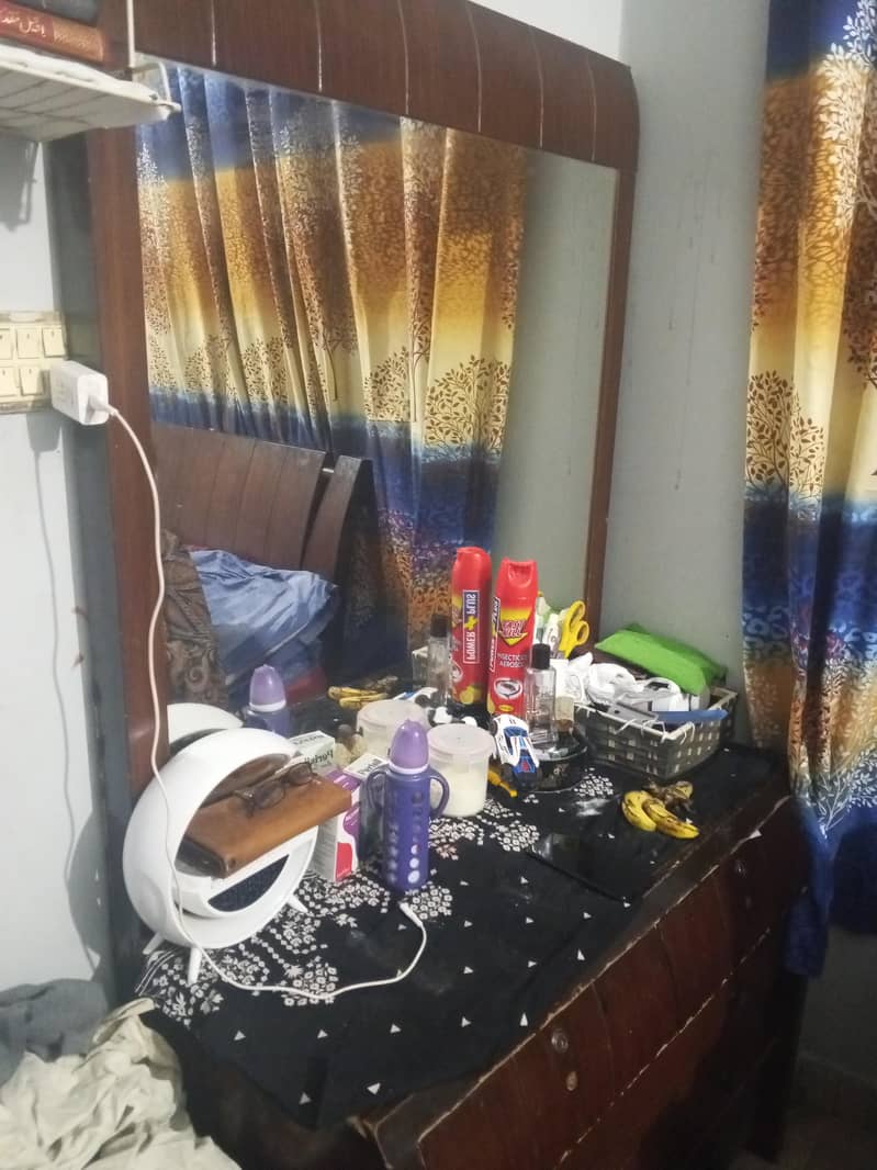 bed sets and dressing table 2