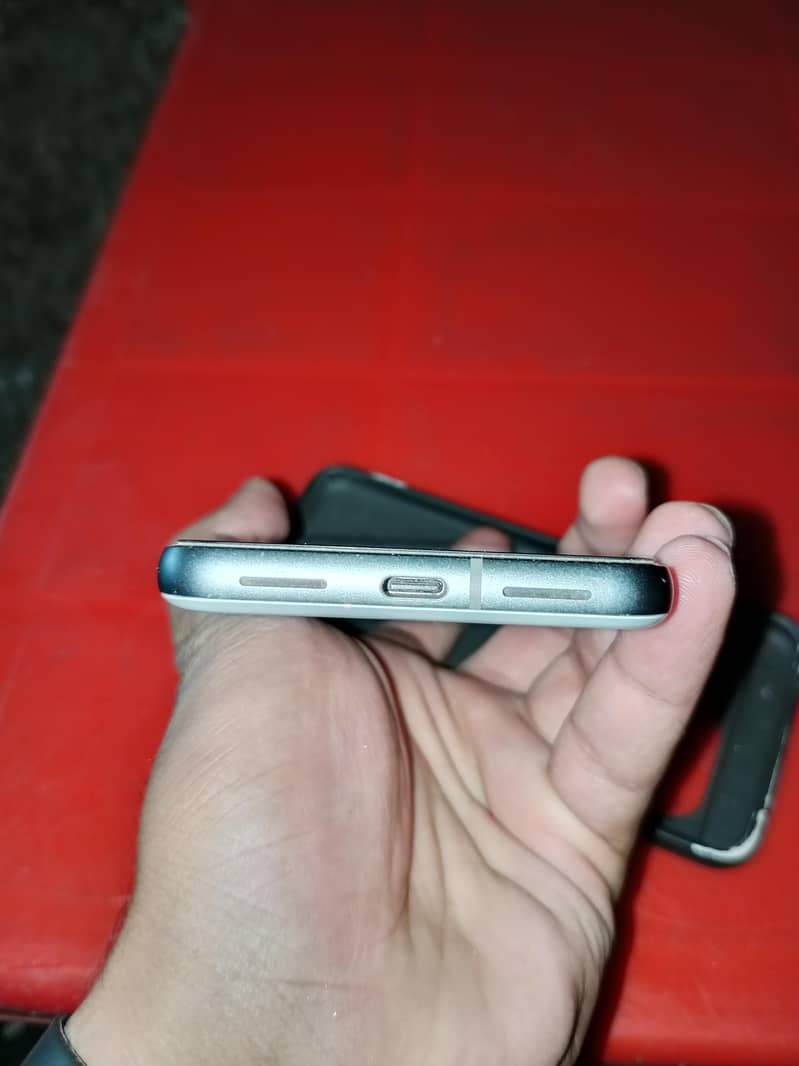 Google Pixel 8 2