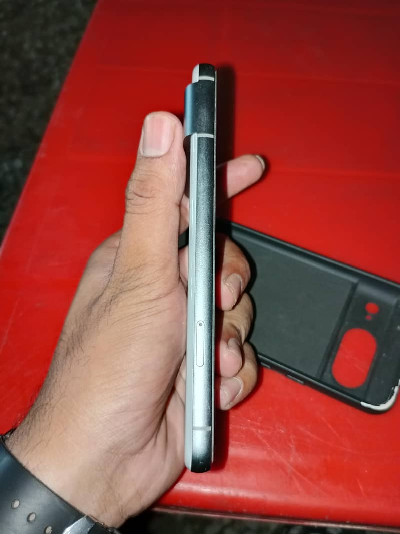 Google Pixel 8 3