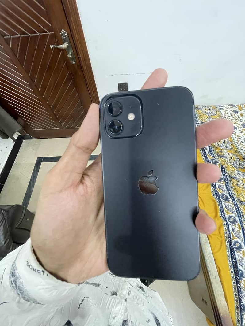 Apple iPhone 12 2