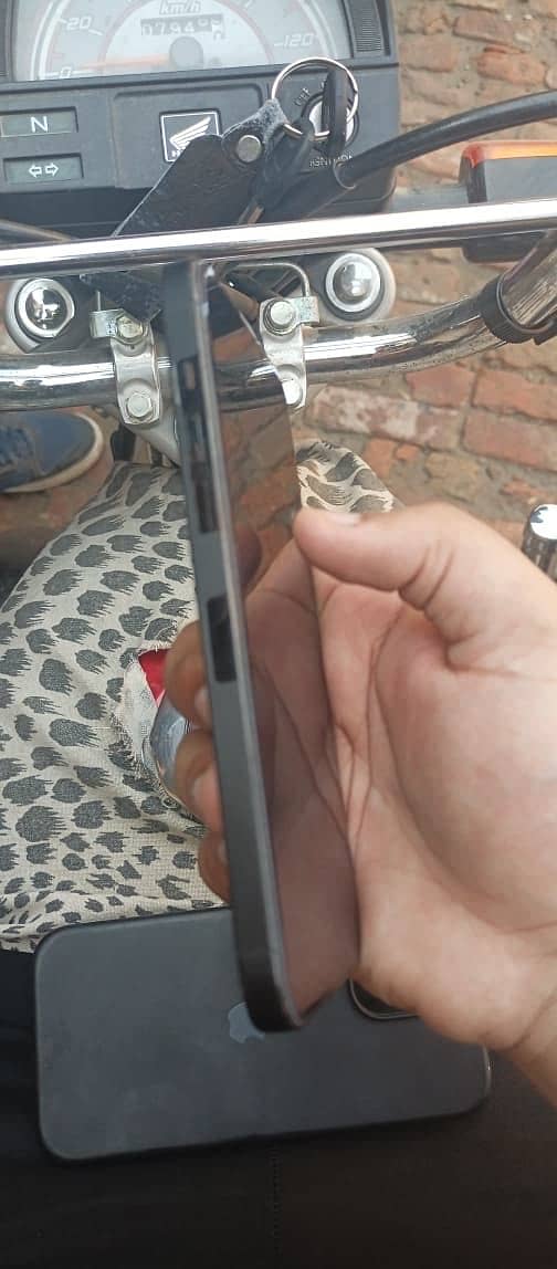 Apple iPhone 14 Pro Max 4