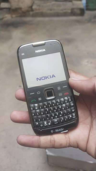 Nokia E73-E72