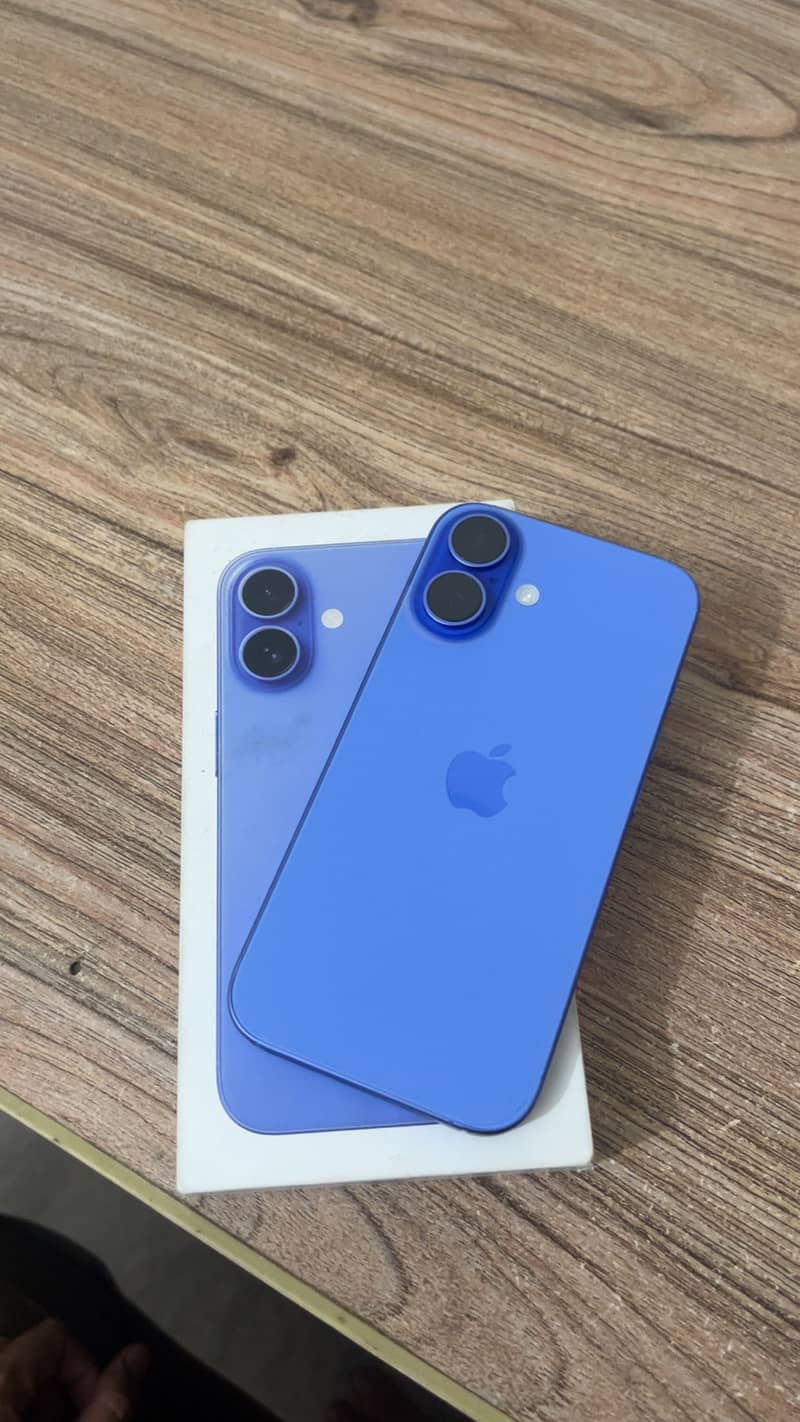 Apple iPhone 16 0