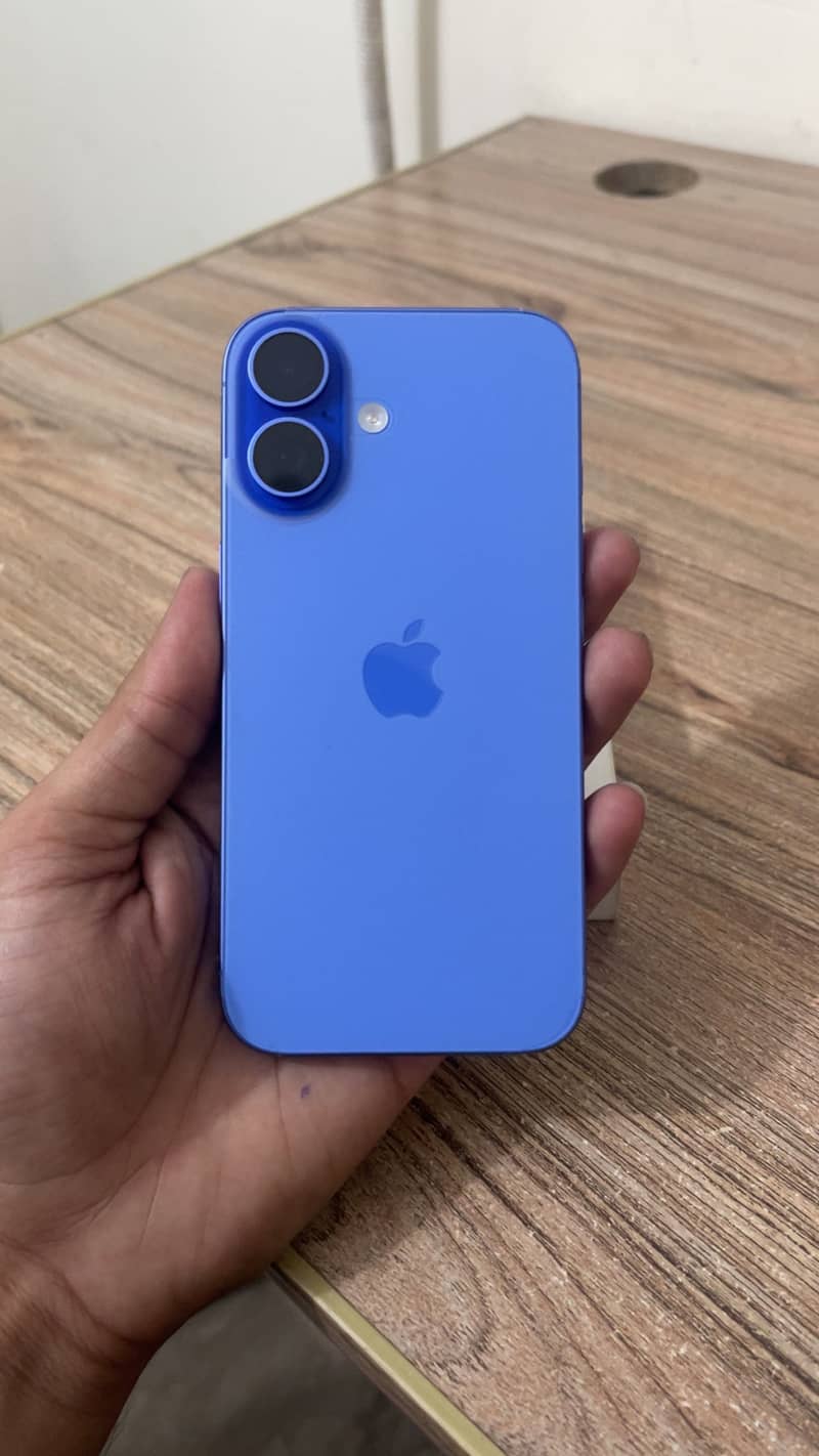 Apple iPhone 16 1
