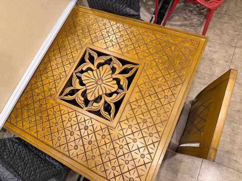 Dining table with four chairs 1