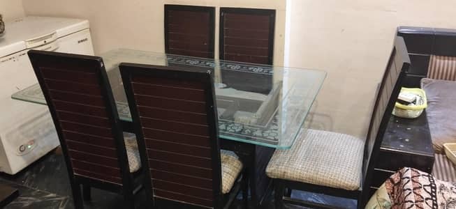 6 Seater Dinning table