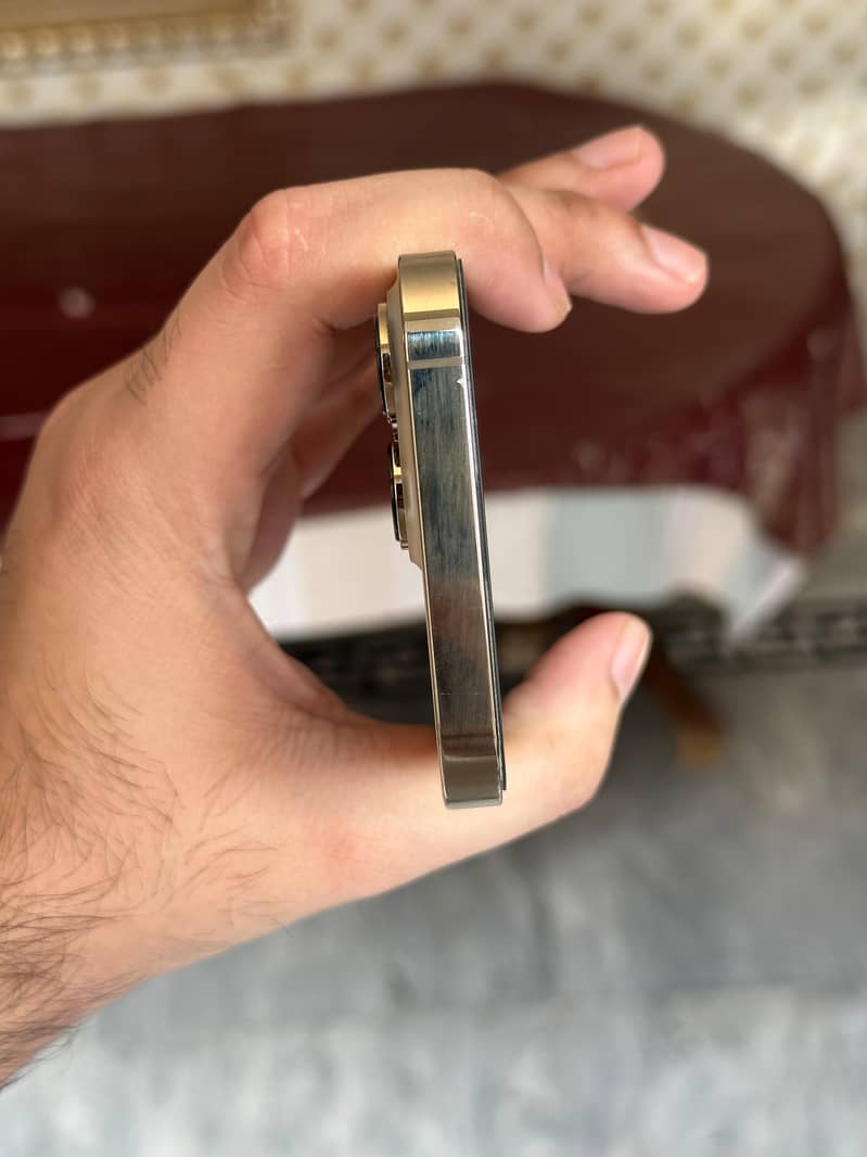 Apple iPhone 13 Pro 2