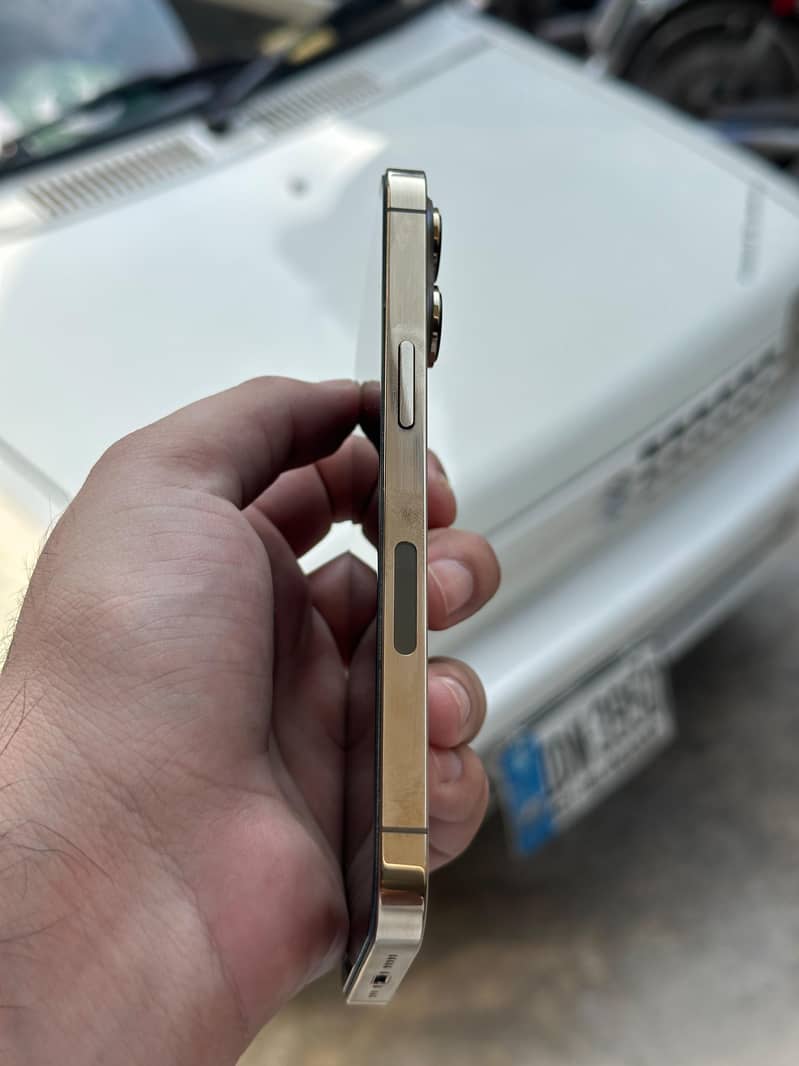 Apple iPhone 13 Pro 4