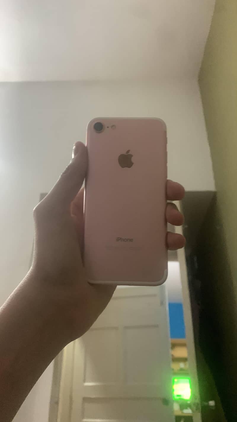 Apple iPhone 7 1
