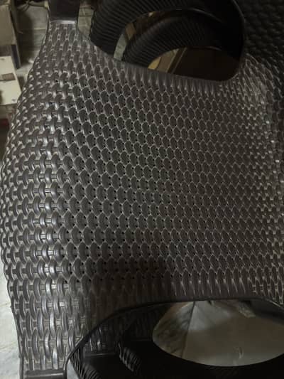 Plastic chairs 4 piece 8000 urgent sell