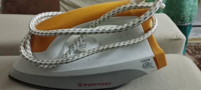 Westpoint Deluxe Dry Iron (1200W)