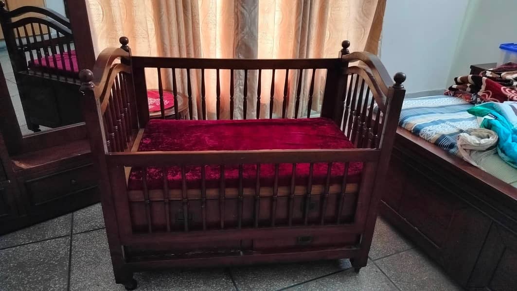 baby cot 2