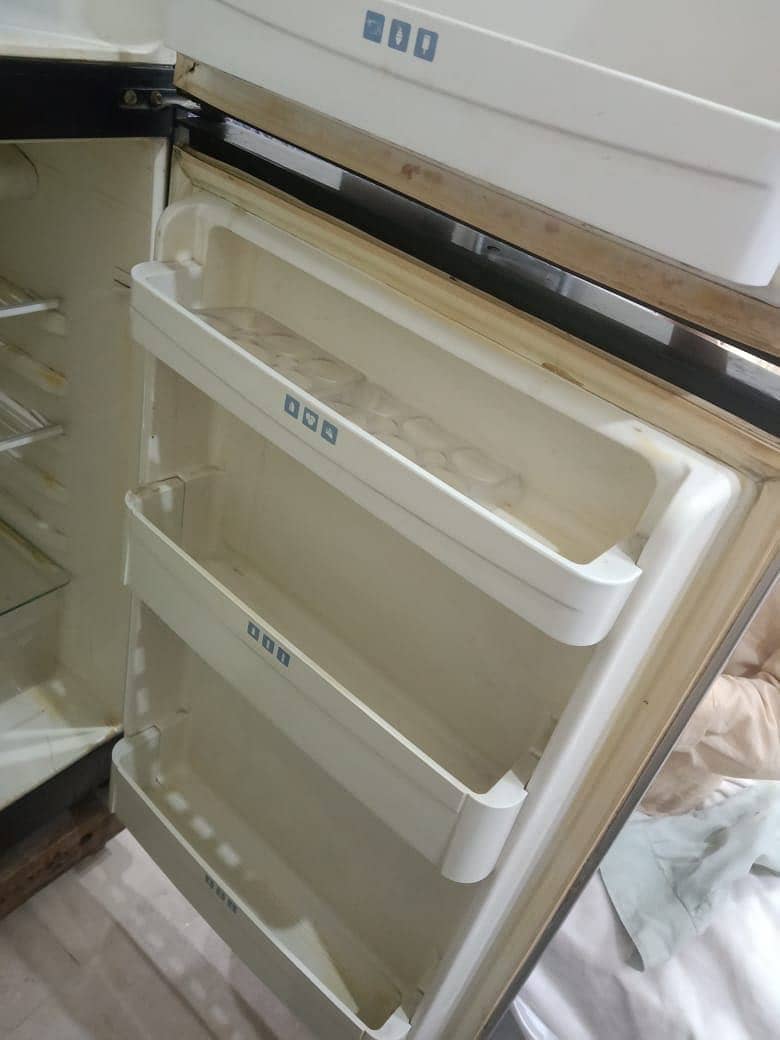 Refrigerator 10
