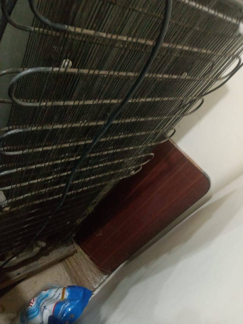 Refrigerator 14