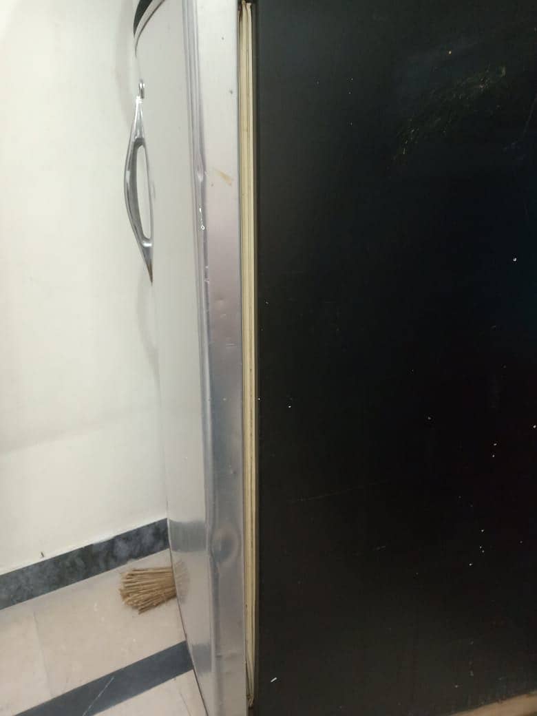 Refrigerator 18