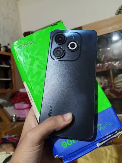 Infinix Smart 8   4+4  64
